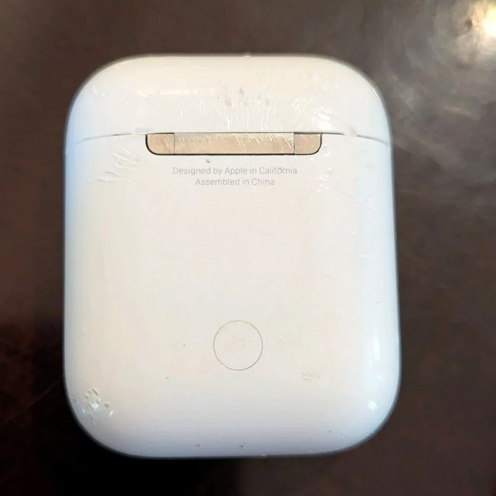 Apple AirPods 2nd Gen Authentic Apple Charging Case‎ ONLY